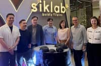 SOFRONIO Vasquez, ‘The Voice’ grand champion; chef Josh Boutwood, The Bistro Group corporate chef; Perkin So, SAVP for Mall Operations at SM MOA; Guia Abuel, chief operating officer, The Bistro Group; Debbie Chung, Board of Director, Inoza Business Holdings Inc.; Jean Paul Manuud, president, The Bistro Group; and Patricia Lim, Board of Director, Inoza Business Holdings Inc.