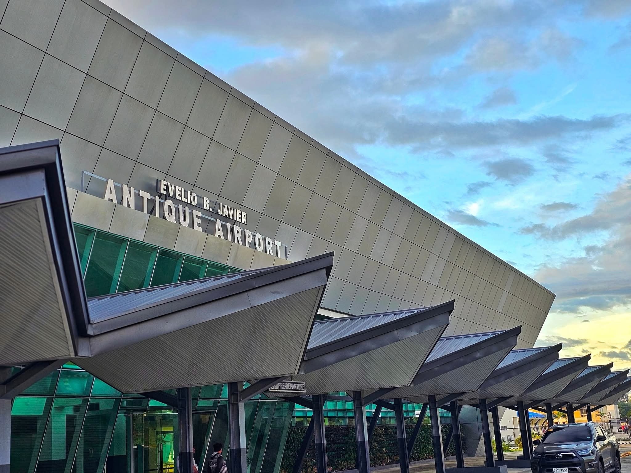 Marcos lauds Antique Airport as model for quality, efficient infrastructure