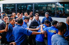 Revilla posts bail, but stays in jail
