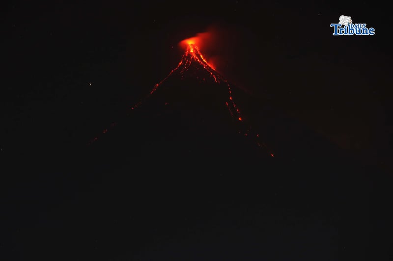 Mayon at midnight