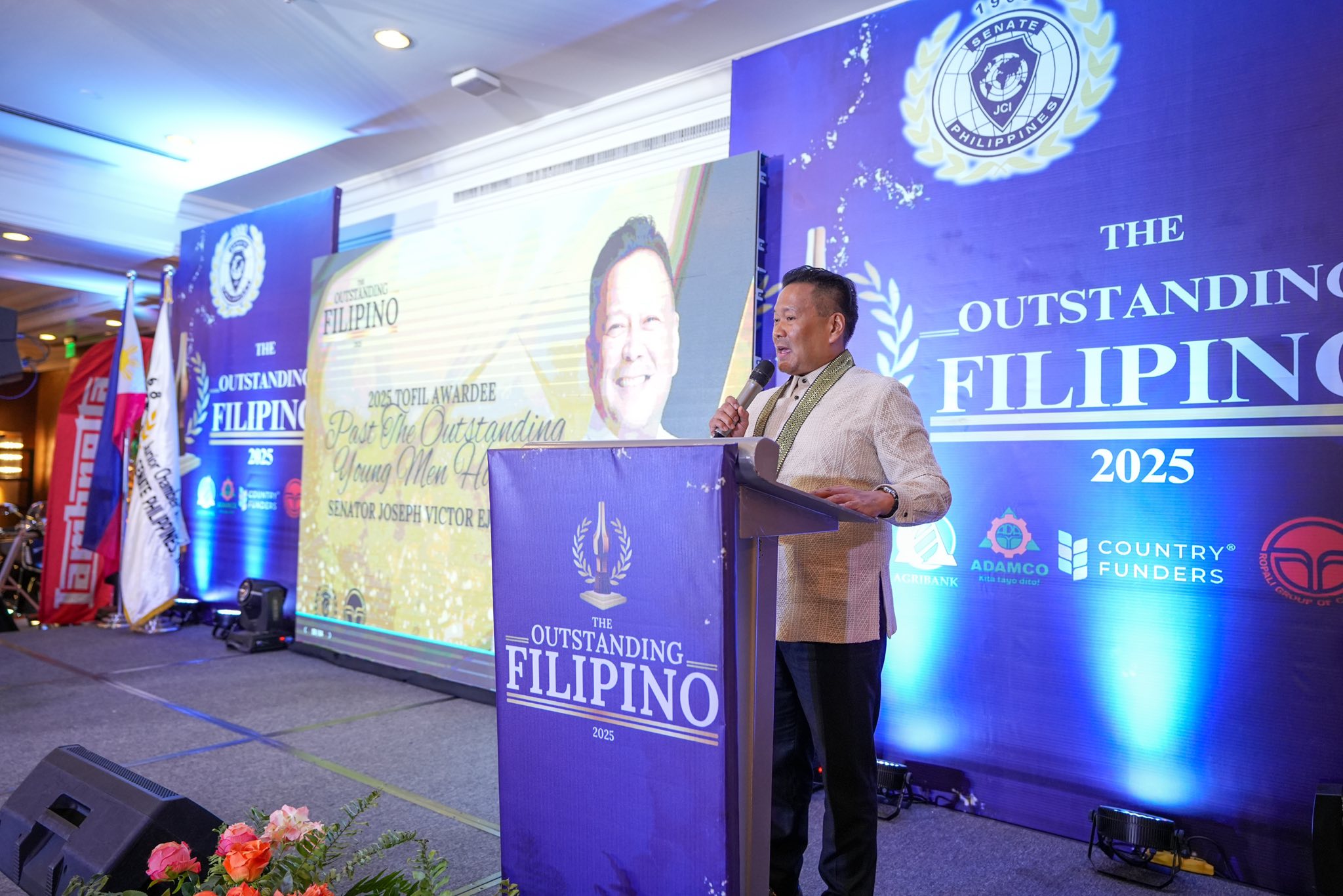 JV Ejercito receives 2025 Outstanding Filipino award 