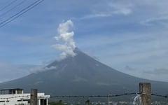 Mayon remains on Alert Level 3