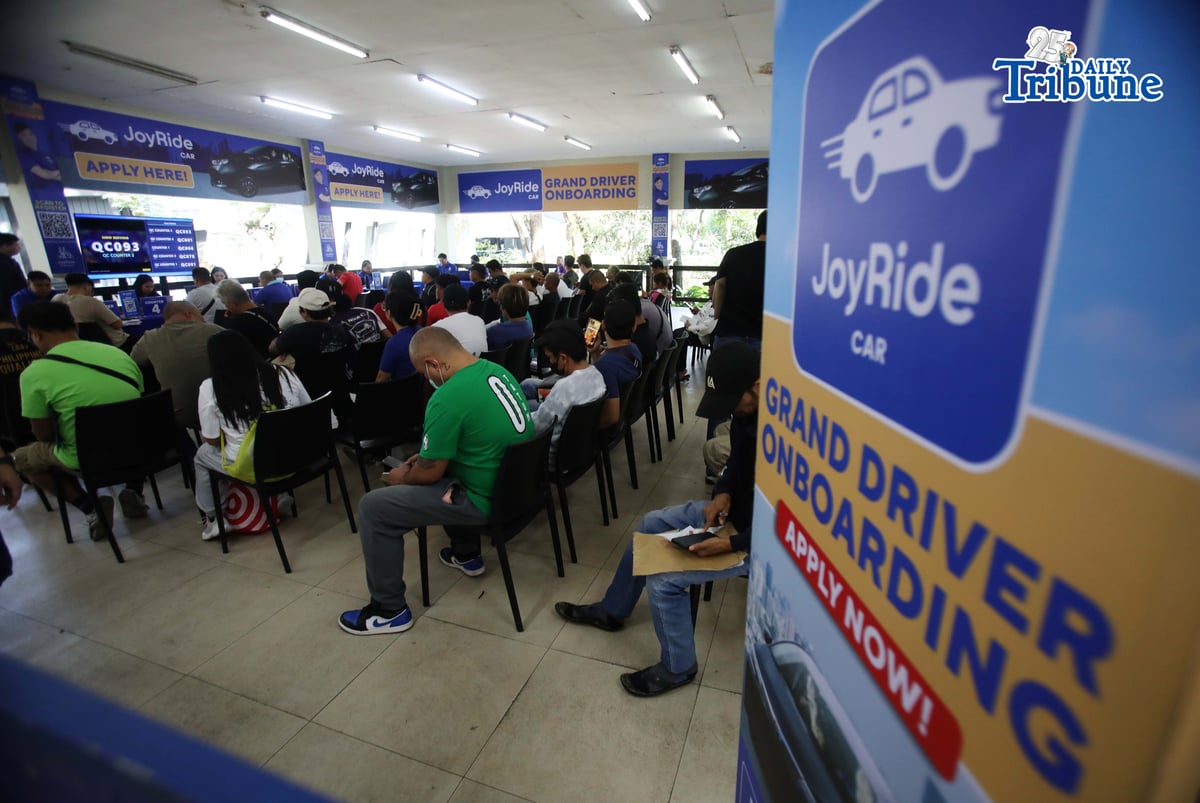 (January 22 2026) JoyRide Philippines, welcomed qualified Transport Network Vehicle Service (TNVS) drivers at the three-day grand onboarding event at the People’s Hall in Quezon Memorial Circle, Quezon City on Thursday, January 22, 2026, where eligible TNVS drivers were invited to sign up for JoyRide Car. JoyRide Car is offering up to PHP 8,000 in free top-up credits to driver-partners who successfully complete their registration during the event. Partner drivers will get to enjoy commission rates as low as 15%. Photo/Analy Labor