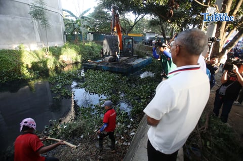 Torre: Garbage chokes Metro flood pumps as MMDA hauls 35 tons daily