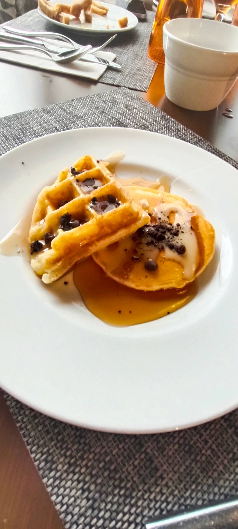 WAFFLE and pancakes.