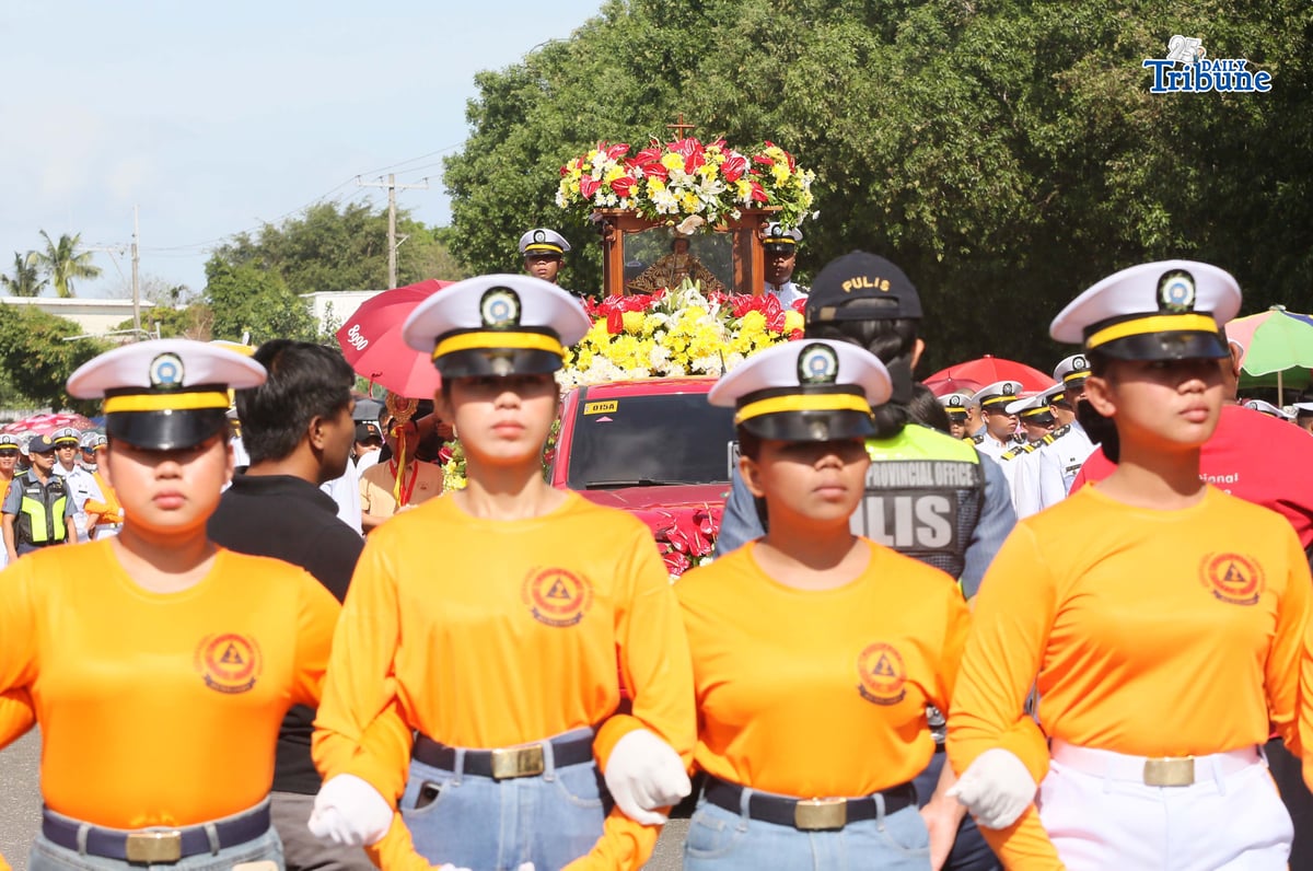 (January 23 2026) Devotees carried with their owns sto. Niño and join the fluvial and solemn foot procession of the image of Santo Niño de Cebu at Muelle Loney, Iloilo City on Friday, Jan. 23, as part of the Feast of Sto. Niño and the 2026 Dinagyang Festival. The procession gathered hundreds of faithful who walked in prayer and thanksgiving, as the revered image was escorted from the waterfront amid hymns, marking one of the festival’s most significant religious rites. Photo/Analy Labor