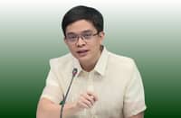 BATANGAS 1st District Representative Leandro Leviste is facing scrutiny over his company, Solar Philippines Nueva Ecija Corporation’s (now SP New Energy Corporation) failure to deliver solar projects, with Meralco PowerGen now in control of SPNEC.