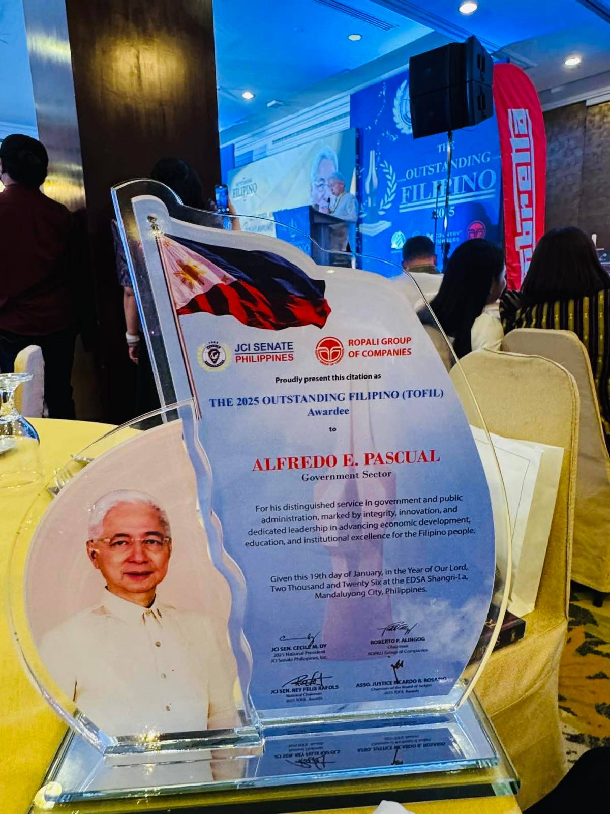THE 2025 The Outstanding Filipino Award citation honoring Alfredo ‘Fred’ Pascual for the Government Sector is displayed during the awards ceremony at EDSA Shangri-La in Mandaluyong City on 19 January 2026.