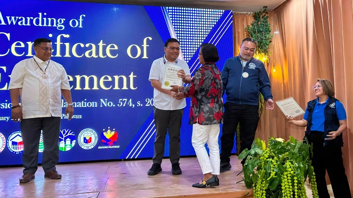 Palaweños get lots under expanded 4PH