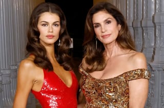 Kaia Gerber, lumaking nakikita ang nude photos ng inang si Cindy Crawford