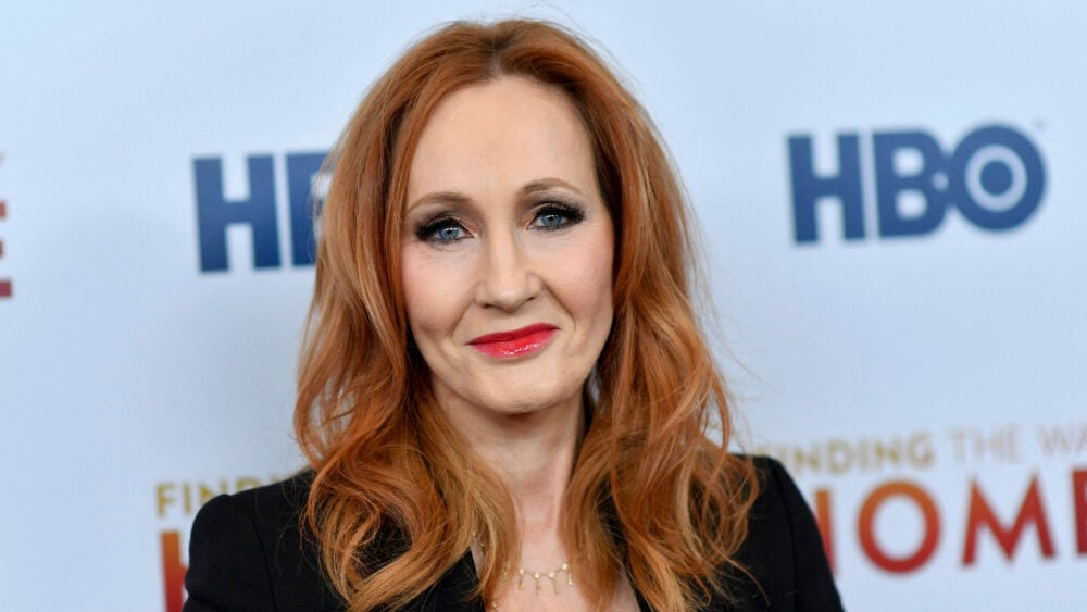 Young 'Harry Potter' fan meets author J.K. Rowling in Palawan