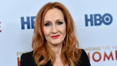 Young 'Harry Potter' fan meets author J.K. Rowling in Palawan