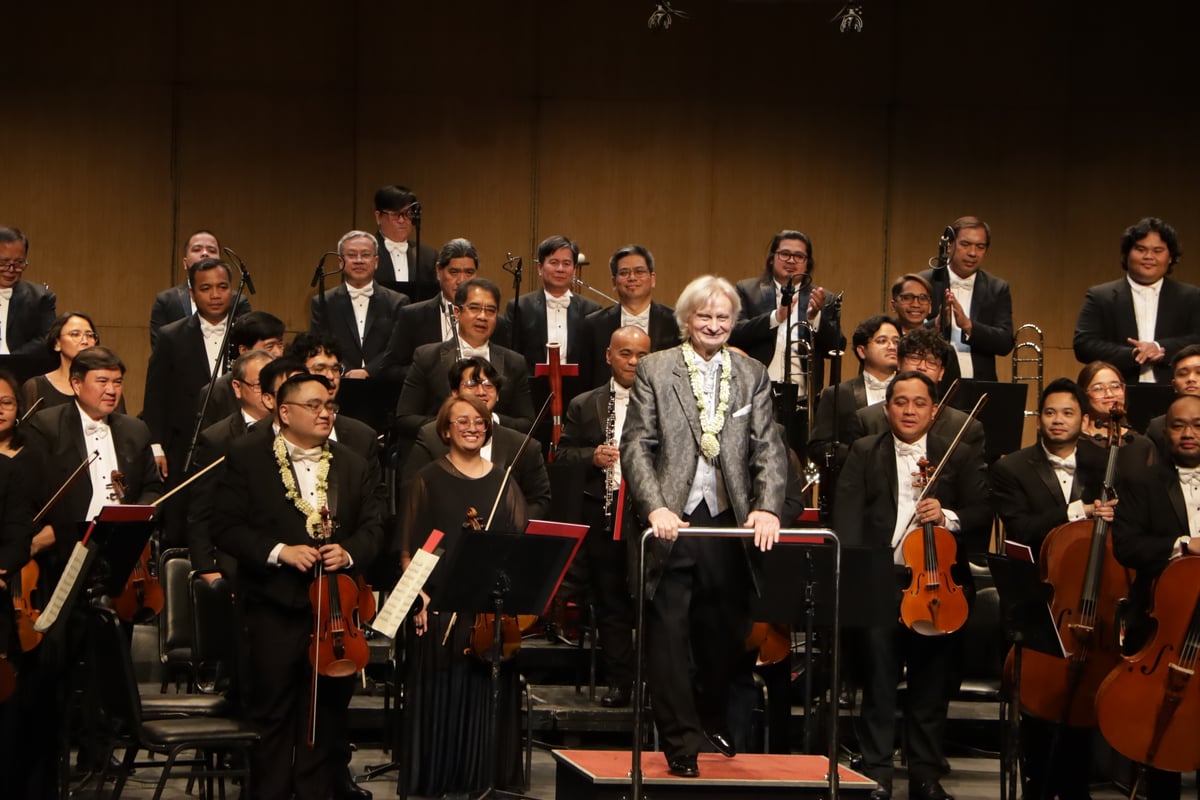 MAESTRO Nowak and the PPO take a bow.