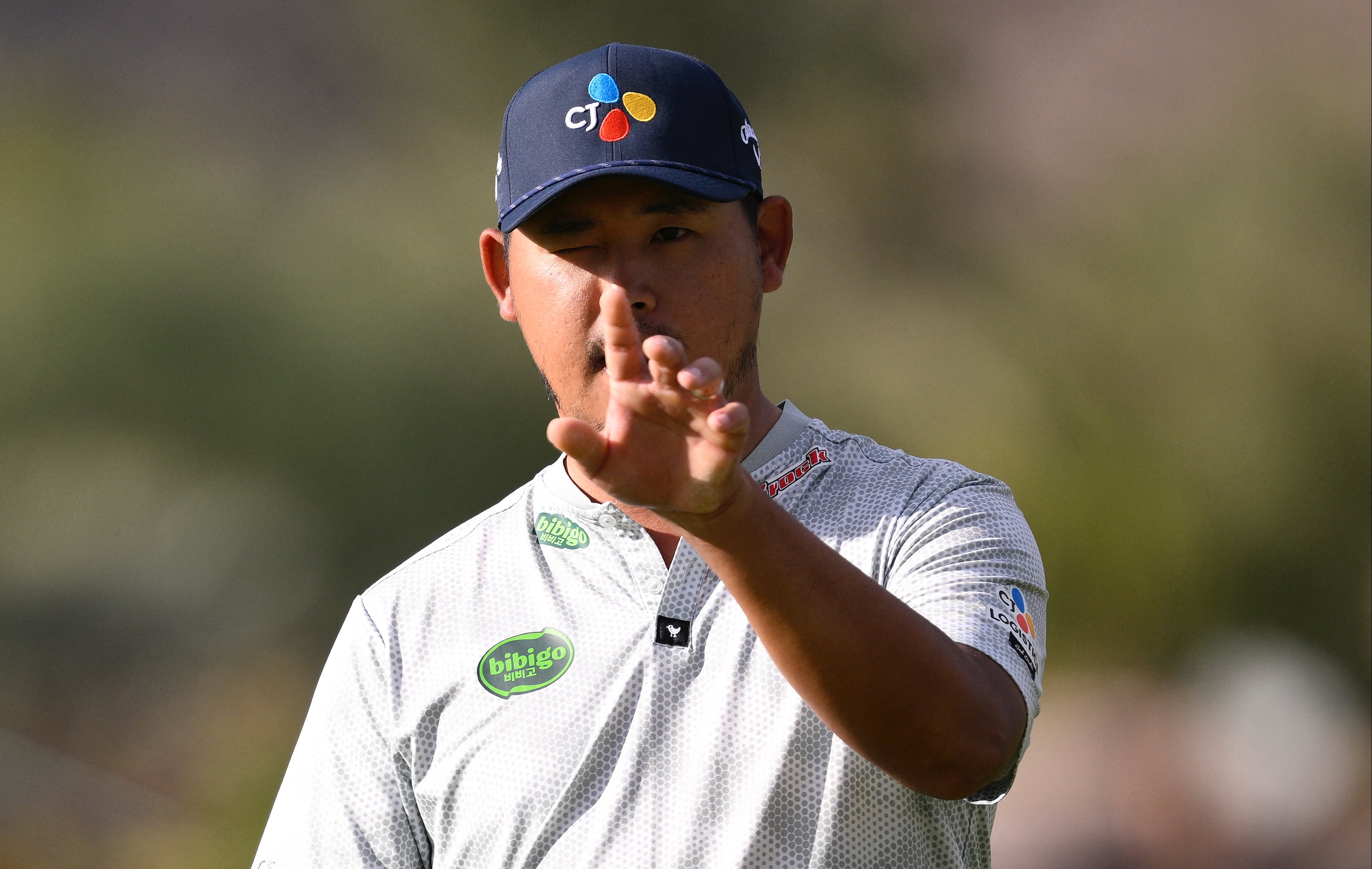 Korean seizes La Quinta lead