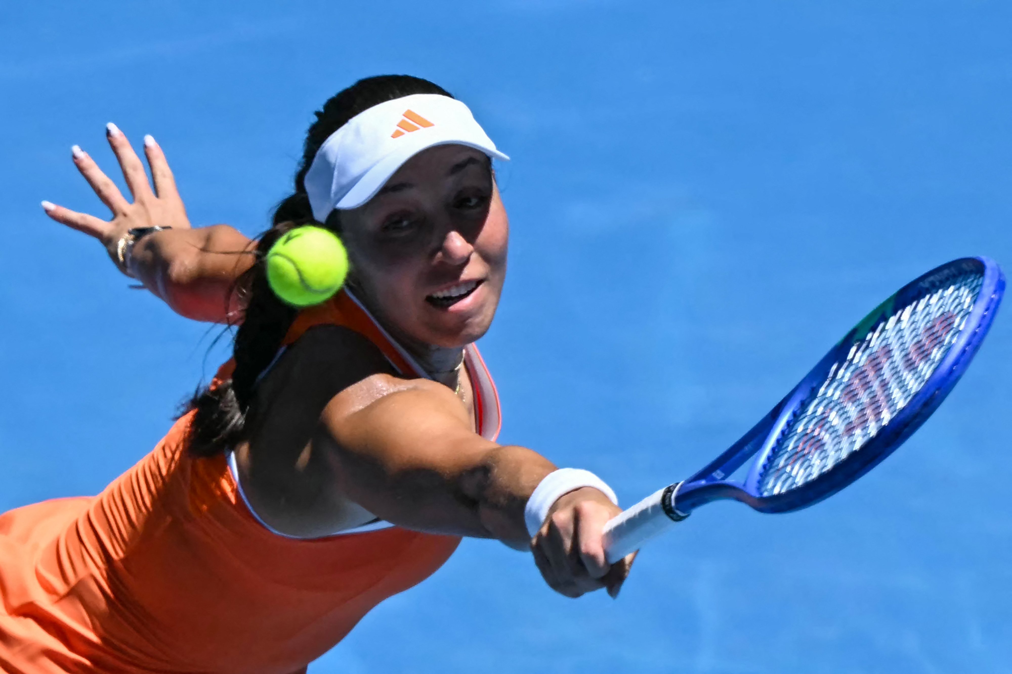 Queen dethroned: Pegula sends reigning champ Keys packing; Sinner advances