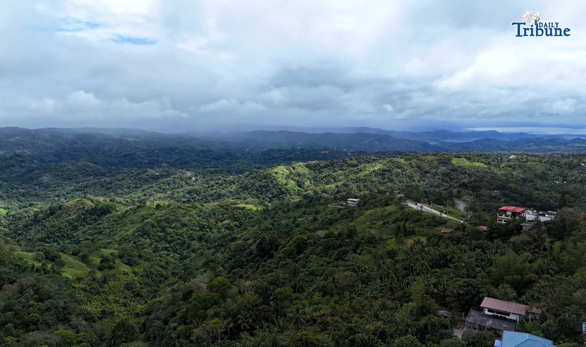 (January 27 2026) An over view of the mountain and PAGASA weather station seen from Barangay Sampaloc in Tanay Rizal on Tuesday, January 27, 2026. The Northeast Monsoon (Amihan) is expected to intensify and bring colder temperatures across large parts of the country this week, PAGASA said Monday. PAGASA weather specialist Charmagne Varilla said that 6°C to 7°C are possible, but based on current data, they are more likely to drop to around 9°C or 8°C at the lowest. Photo/Analy Labor