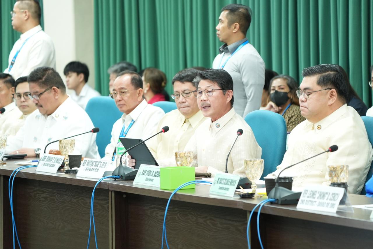 Trade, civic groups push tough anti-dynasty law