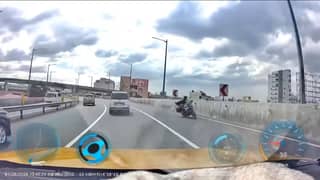 In a dashcam video submitted to Motochismis dated 25 January, a Skyway patrol man seen riding on the opposite lane.