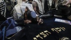 Israeli settler leader lauds Jewish prayer at contested West Bank tomb
