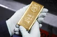 MGA mamumuhunan lumilipat sa precious metals habang tumataas ang panganib sa mundo.