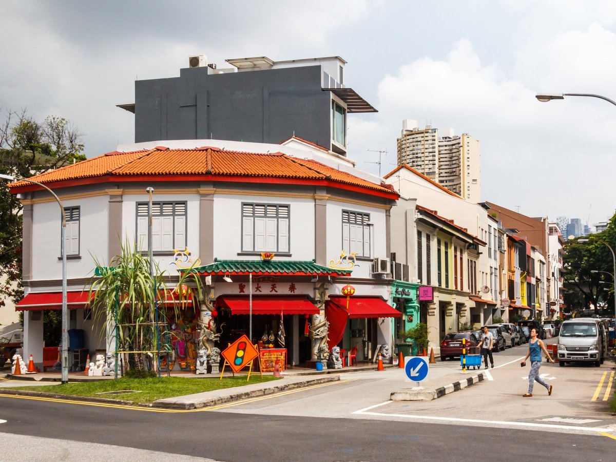 TIONG Bahru’s low-rise and leafy compound of chalky-white Art Deco residential blocks boast of picturesque boutiques, coffee shops, galleries and street art.