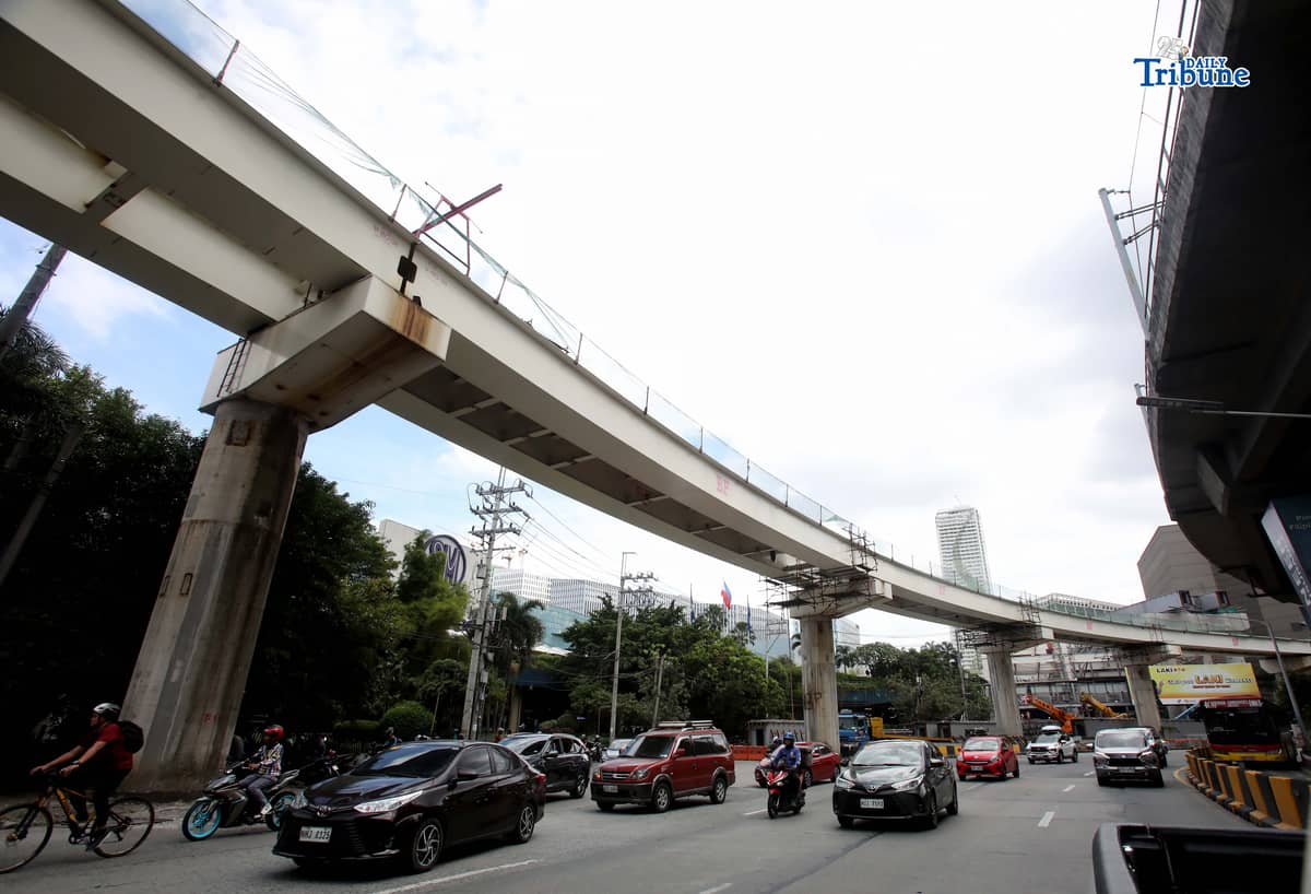 (January 31 2026)  The ongoing construction of the MRT7 at North Edsa in Quezon City, Parts of EDSA near West and North Avenue in Quezon City will be temporarily closed to traffic beginning Feb. 1, as part of construction works for the Metro Rail Transit Line 7 (MRT-7), to install tower support systems and lift massive steel components that connect to the North EDSA turnback track. The closure is scheduled from 10 p.m. to 4 a.m., but portions of EDSA-North Avenue will face round-the-clock lane reductions to accommodate the construction of these structures. Photo/Analy Labor