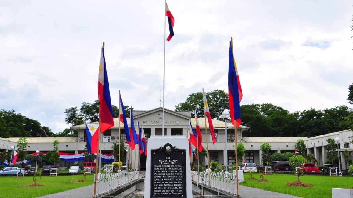 Bataan officials tackle peace, security