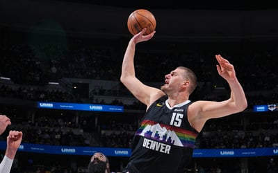 Jokic helps Nuggets dominate Clippers