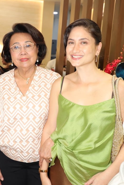 DR. Sandra Sarabia Gomez and Xandra Rocha Araneta.