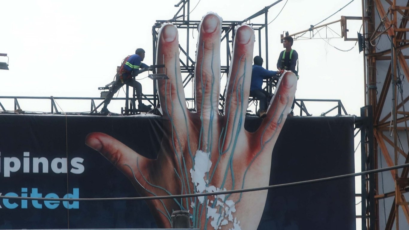 Lacson backs ban on ‘Epal’ billboards