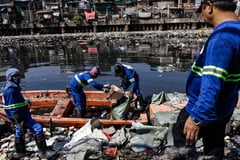 Stagnant waste, ‘overpowering stench’ plague Tondo’s Estero de Vitas