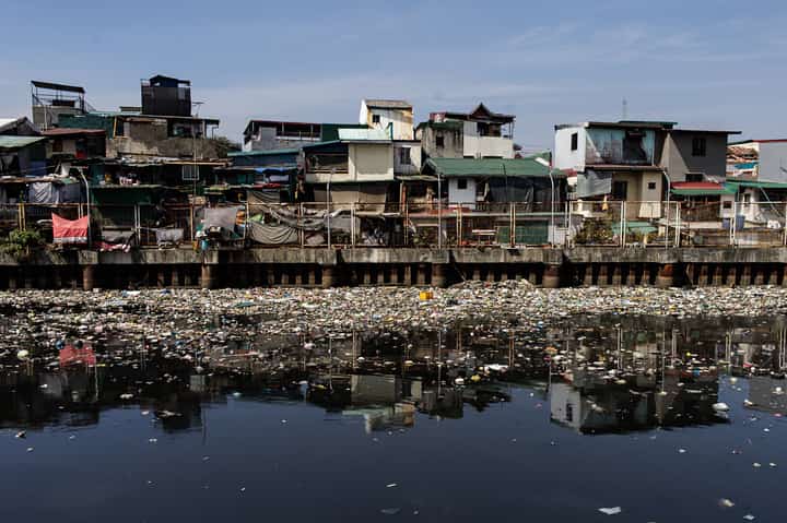 Filth engulf Estero de Vitas in Tondo
