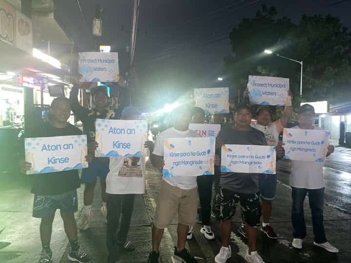 Fisherfolk and other fishery stakeholders held a 17-kilometer solidarity walk to call on LGUs to protect municipal waters against encroachment of commercial fishing boats.