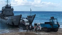 Navy delivers 15.6 tons of rolling cargoes to Calayan Island