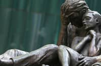 AS the local government of Manila celebrates the anniversary of ‘Battle of Manila’ on Tuesday, the historic event is brought to life with the ‘Memorare,’ a sculpture by Peter de Guzman honoring the Filipinos who perished during the dark days of Manila.