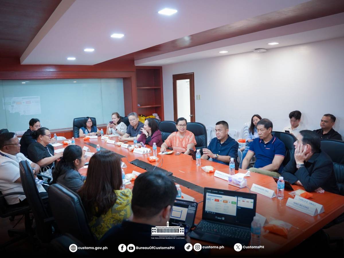 BUREAU of Customs personnel gather in a meeting on how to further improve their transactions by means of digital tools, heeding the orders of Customs Commissioner Ariel Nepomuceno.