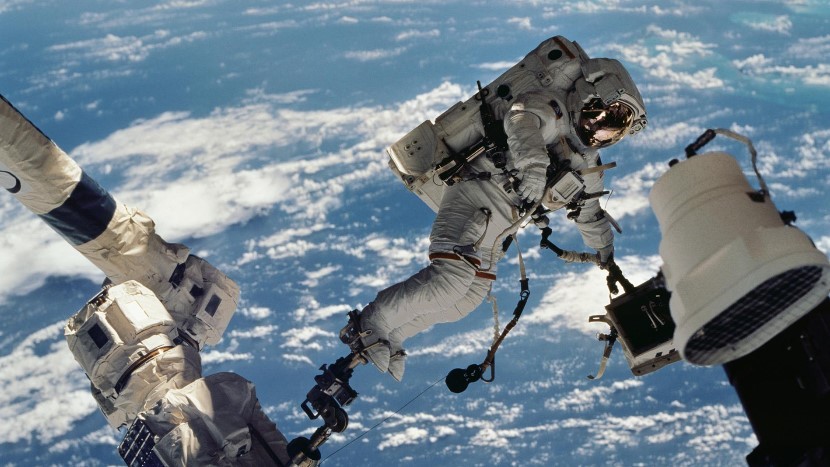 ISS counts down to final descent