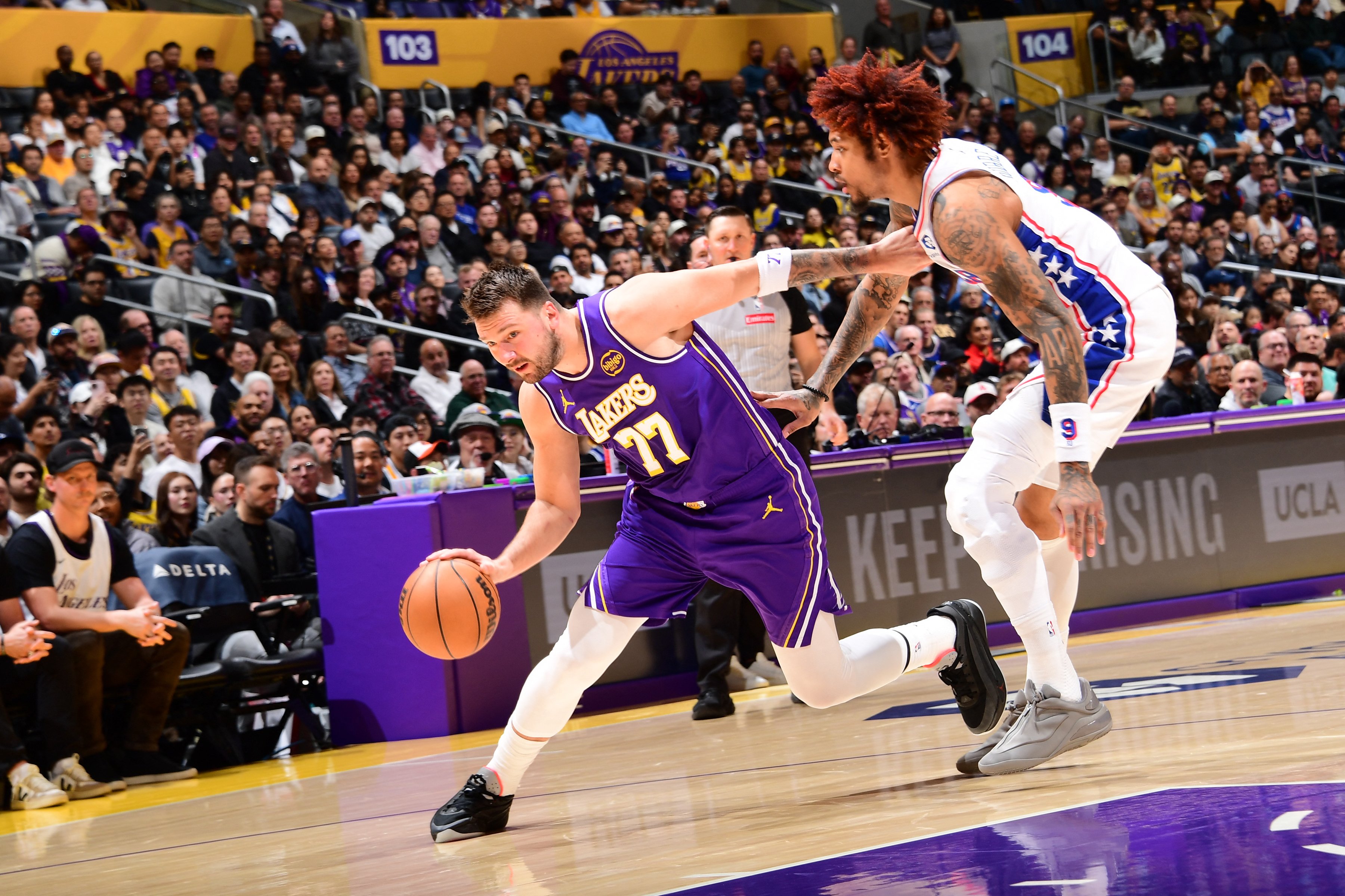Lakers stop Sixers’ streak