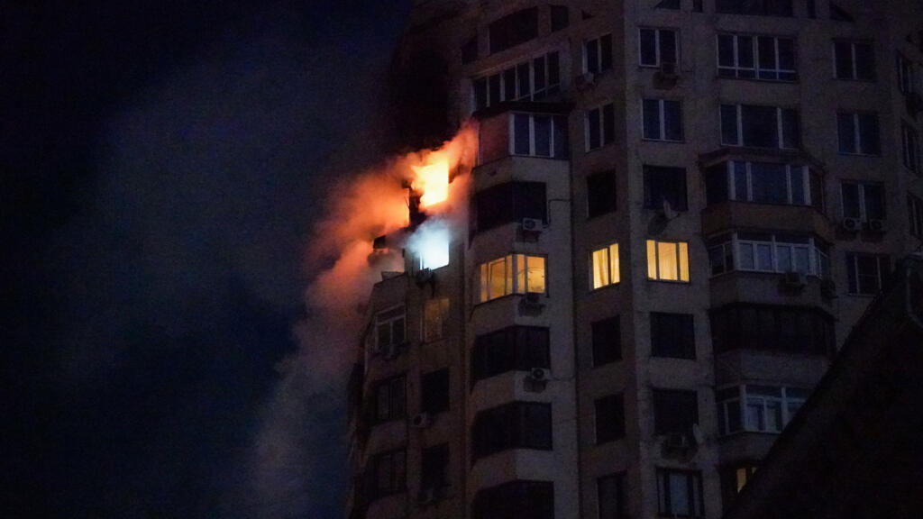 Russia attacks Ukraine power grid 