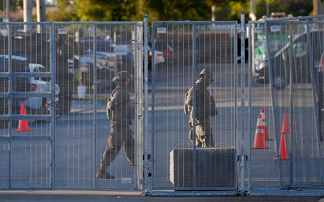 Food bugs, sickness haunt detained immigrants