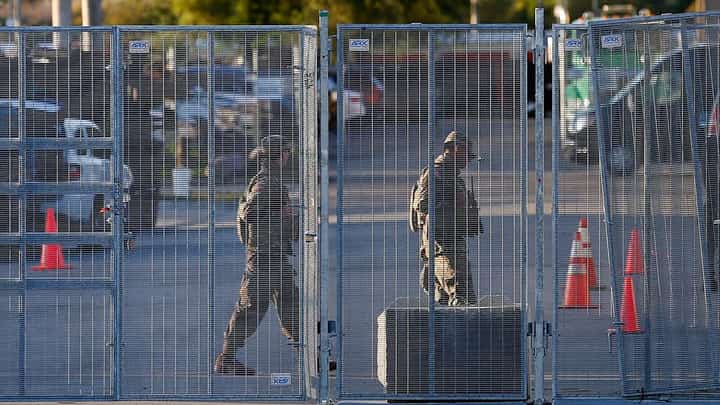 Food bugs, sickness haunt detained immigrants