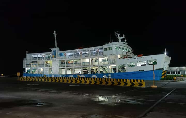 Decomposed bodies from sunken Basilan ship buried