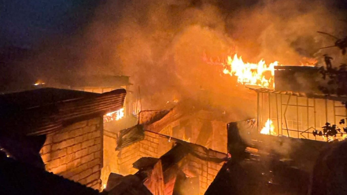 Blaze razes Valenzuela residential areas