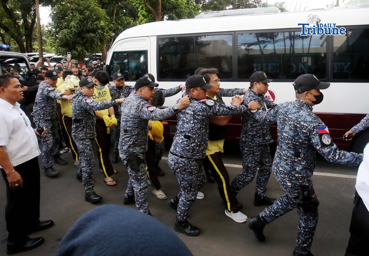 Bureau of Jail Management and Penology (BJMP) personnel heavily guarded former Senator Ramon “Bong” Revilla Jr., along with 15 co-accused, as they arrived at the Sandiganbayan in Quezon City on Monday, February 9, 2026, to attend the hearing on their malversation and graft cases over alleged anomalous flood control projects. Photo/Analy Labor