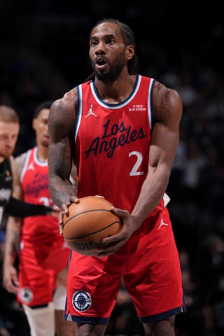 Leonard's 41 leads Clippers over T-Wolves, Knicks cruise