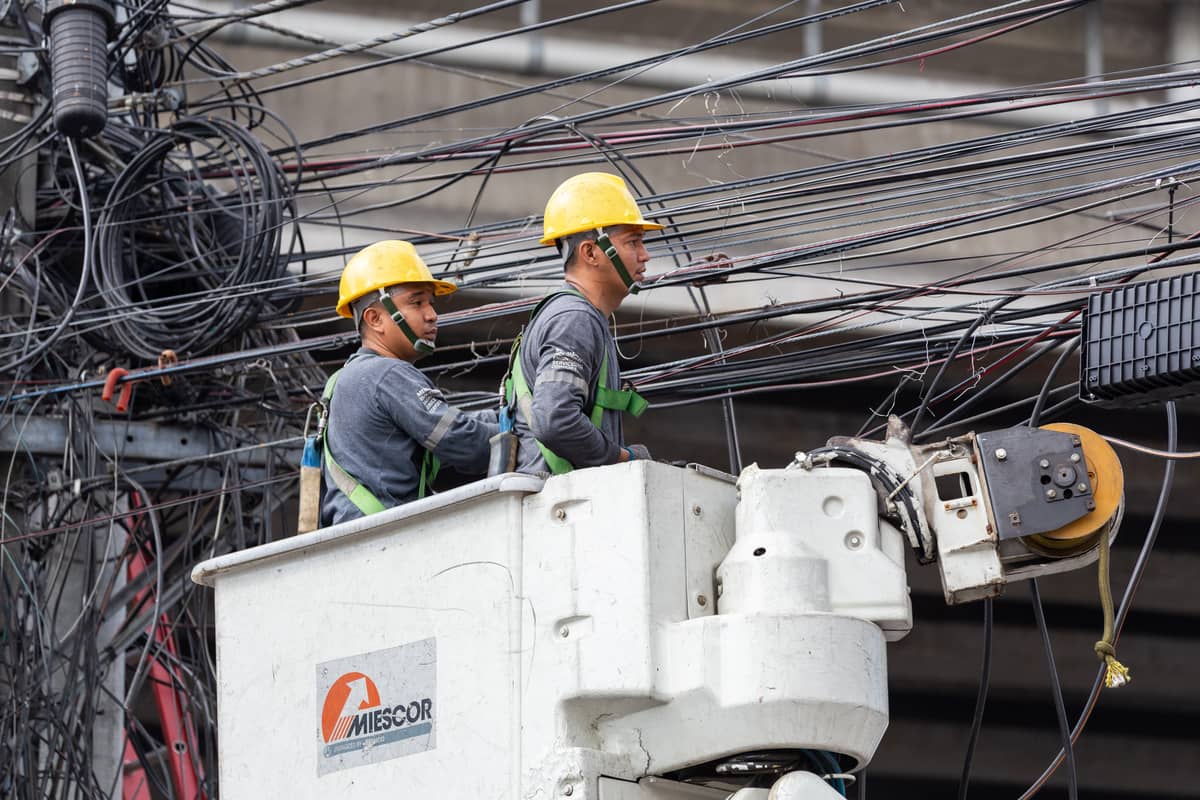 MERALCO and PNP conducted a joint clearing operations to address illegal service connections.