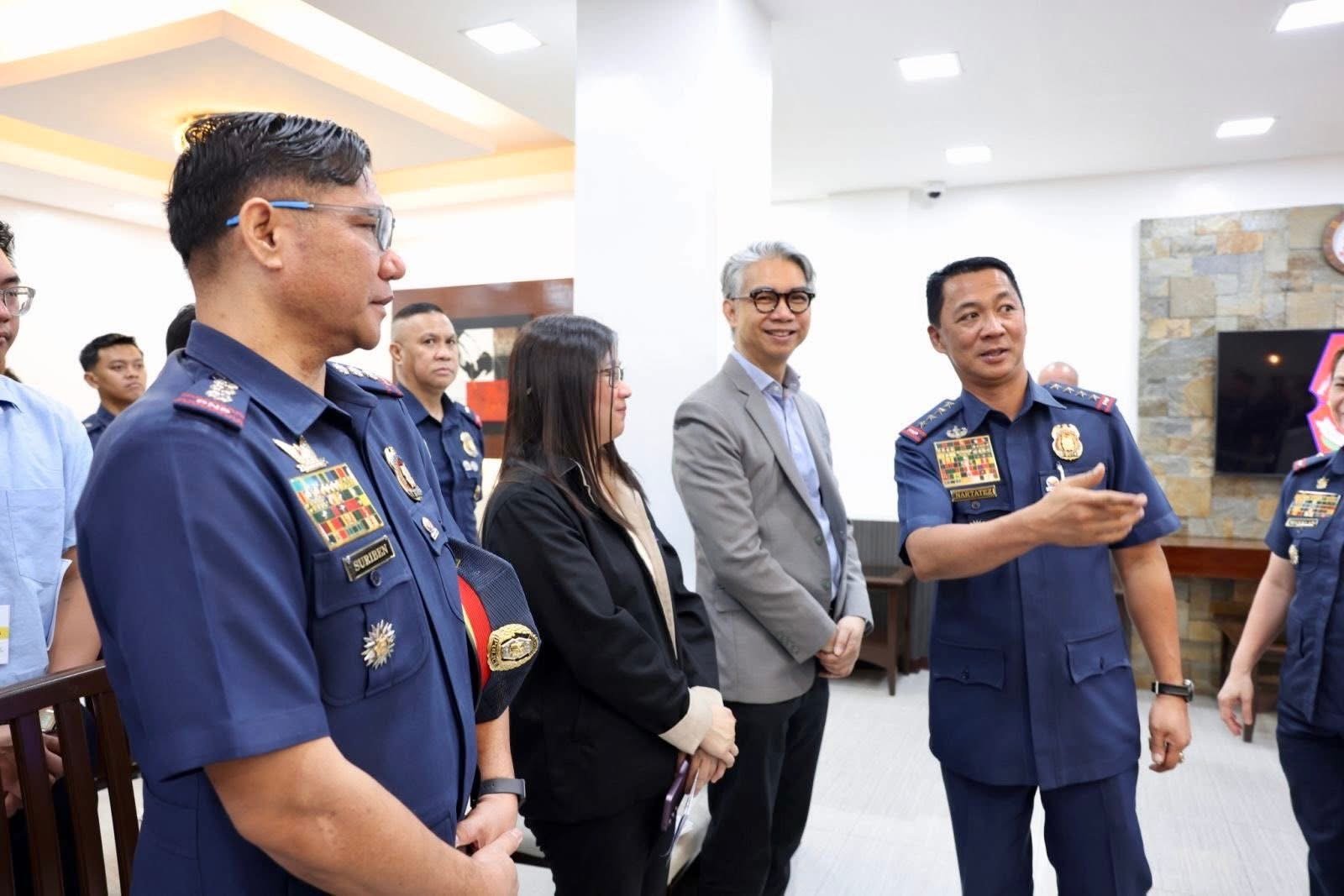 PNP, Lakan alumni, AIM ink deal for police leadership scholarship