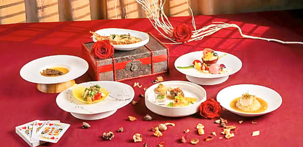 CELEBRATE love like royalty at china blue.