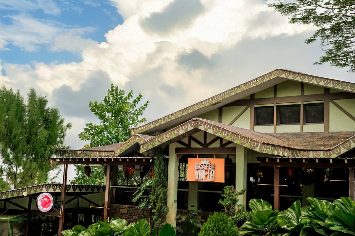CAFÉ Voi La brings the region’s vibrant flavors and rich culture straight to your table.