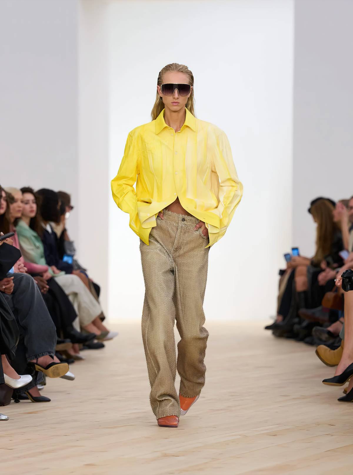 A CHIC color combo from Loewe Spring/Summer 2026.